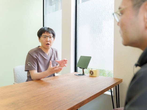 院内での問診・カウンセリングの様子。
